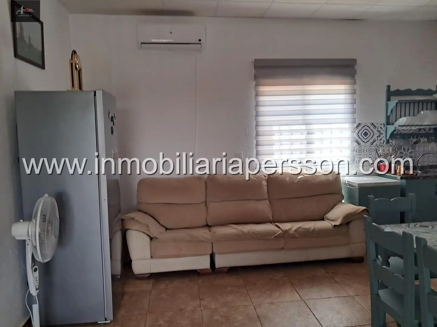 Sala d'estar de Finca rústica en venda en Fuente Palmera amb Aire condicionat, Piscina i Moblat