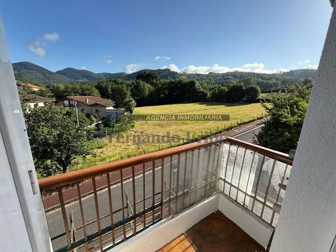Außenansicht von Wohnung zum Verkauf in Iurreta mit Privatgarten, Abstellraum und Balkon