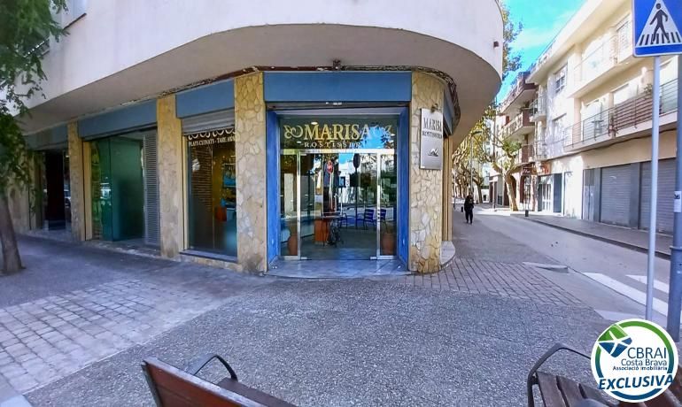 Local en venda en Llançà amb Aire condicionat, Calefacció i Moblat