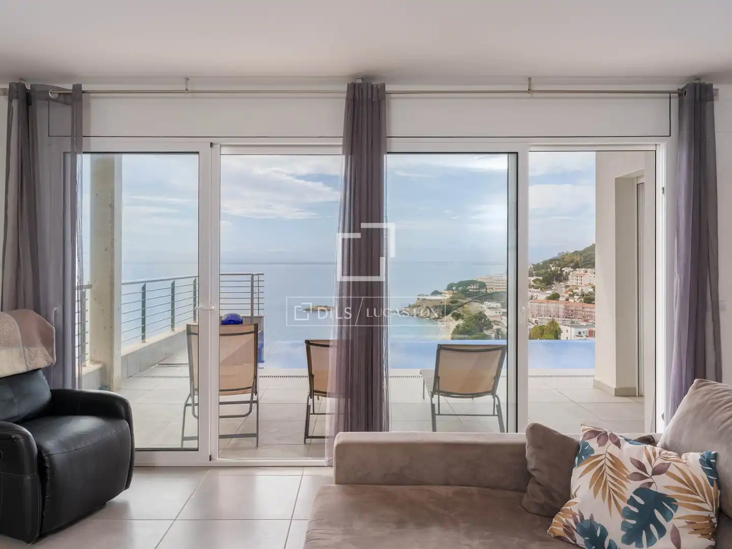 Terrace of Houses for sale in Roses  with Air Conditioner, Heating and Terrace