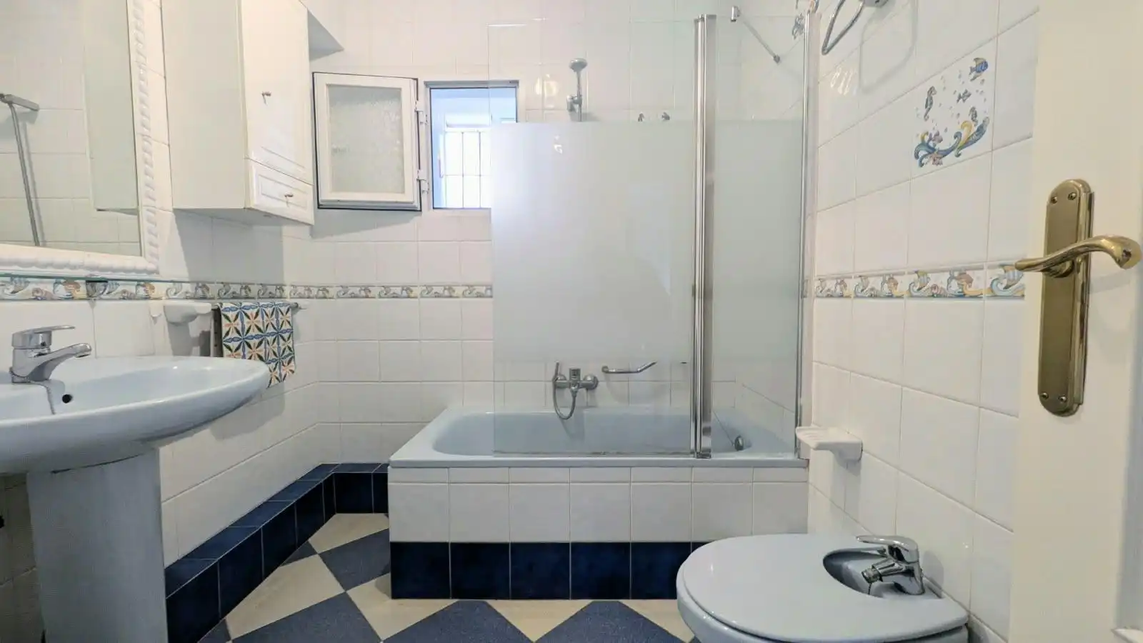 Bathroom of Flat for rent in Fuengirola  with Terrace, Furnished and Balcony