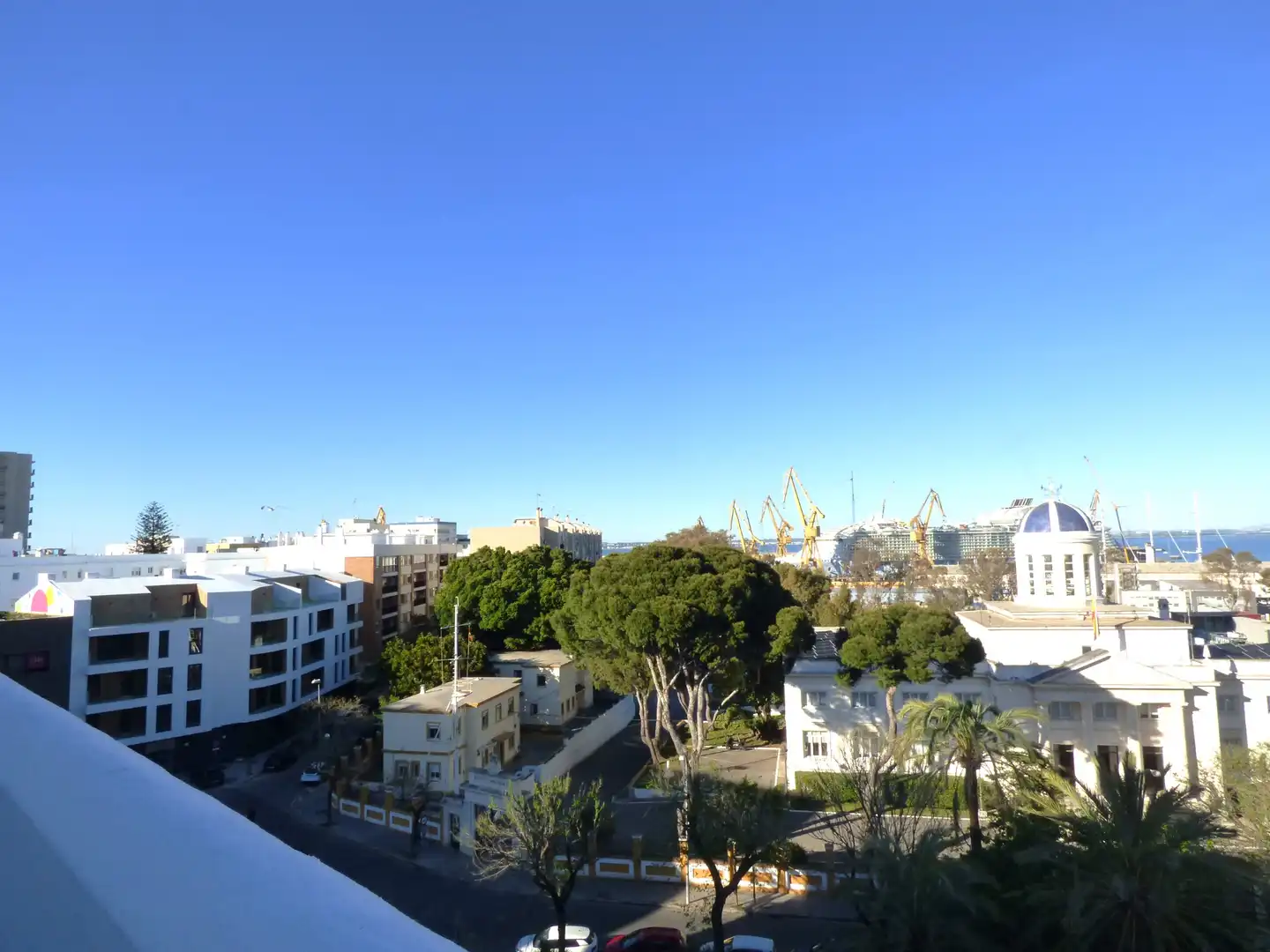 Außenansicht von Dachboden zum Verkauf in Cádiz mit Heizung und Terrasse