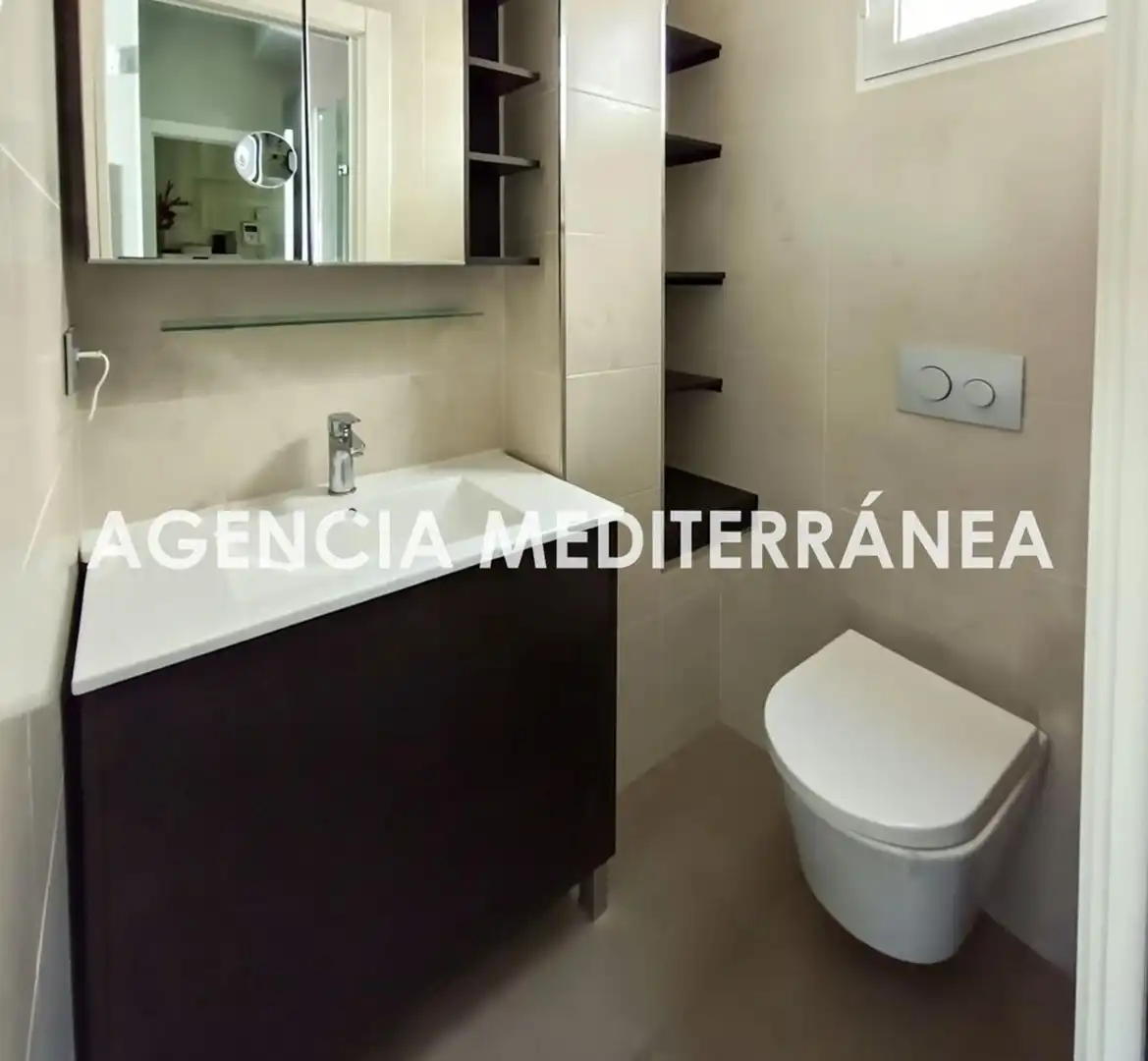 Bathroom of Attic for sale in Valencia  with Air Conditioner, Heating and Terrace