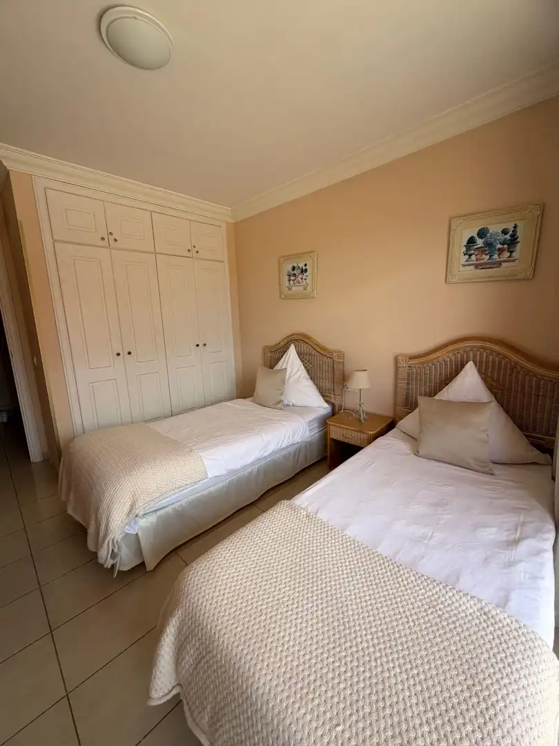 Habitación de Apartamento en venta en Adeje con Jardín privado y Piscina comunitaria