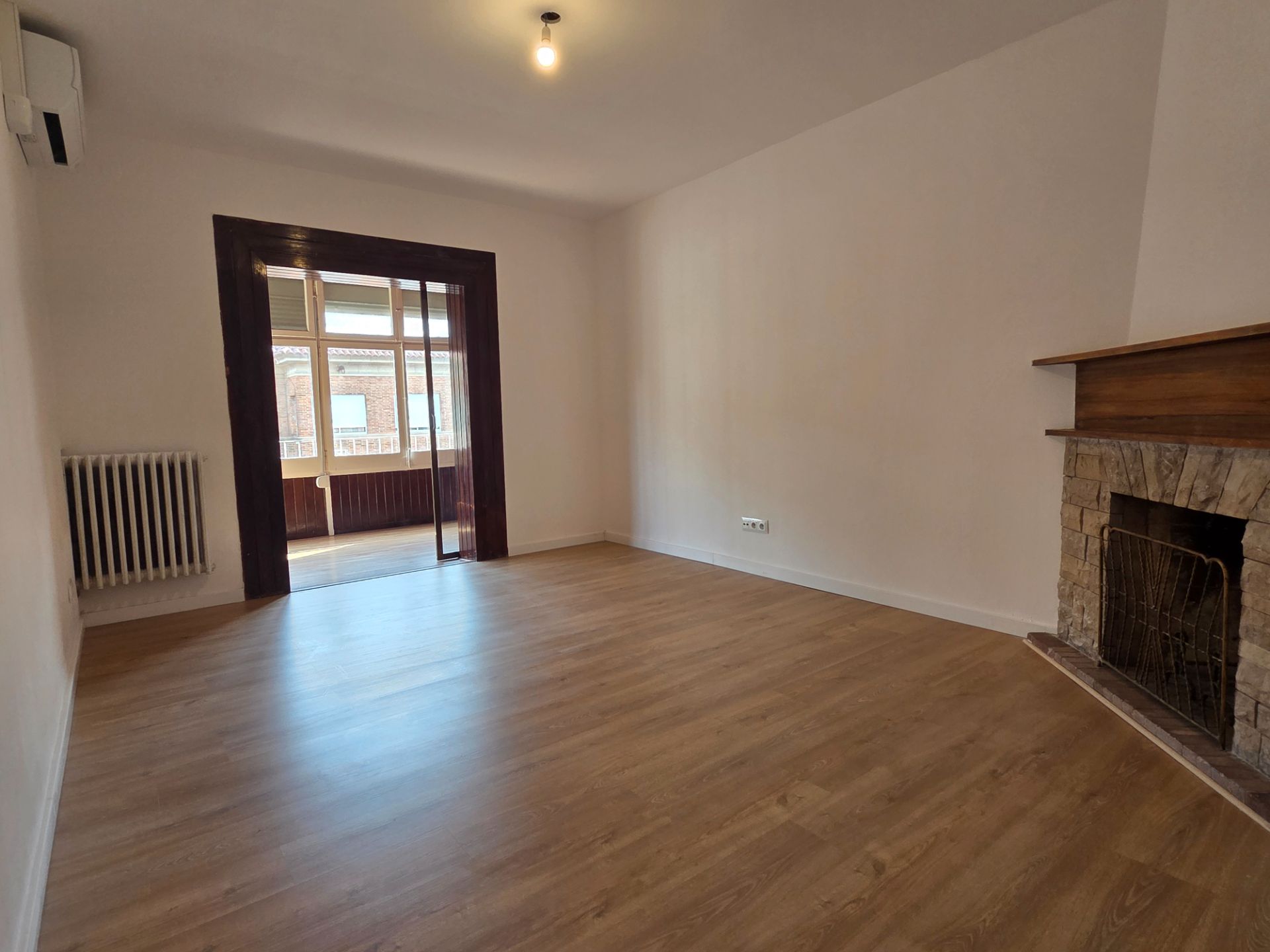 Bedroom of Flat to rent in  Barcelona Capital  with Air Conditioner, Heating and Parquet flooring