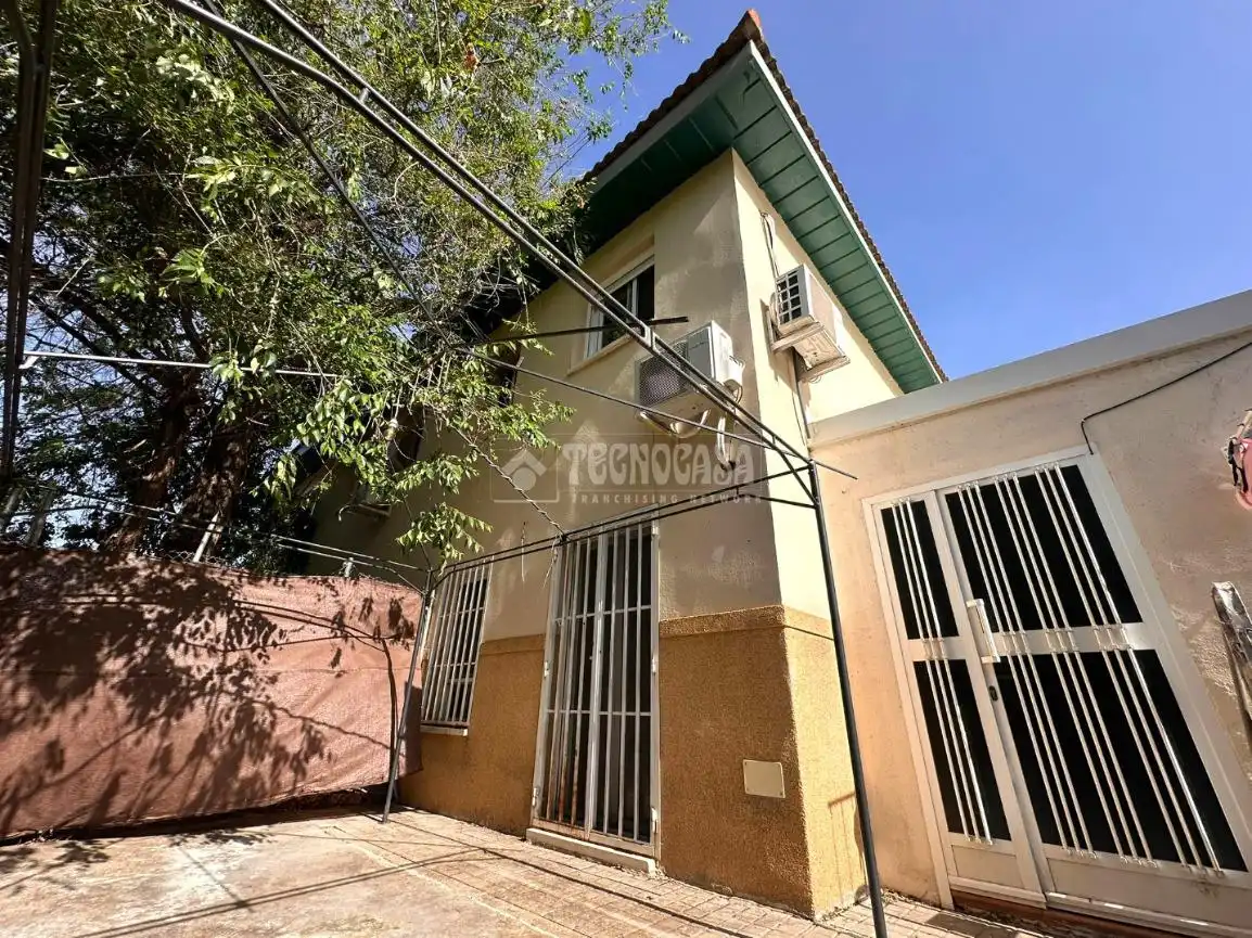 Vista exterior de Casa adosada en venda en Camarma de Esteruelas