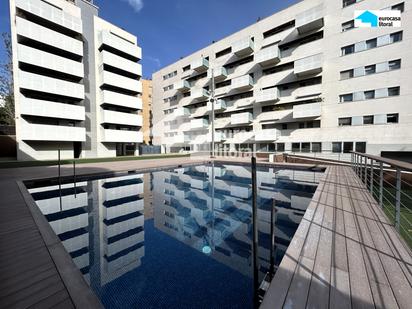 Swimming pool of Flat for sale in Mataró  with Air Conditioner, Heating and Terrace