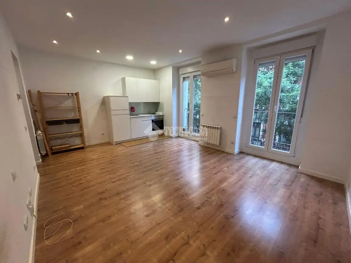 Bedroom of Flat for rent in Madrid  with Air Conditioner, Heating and Parquet flooring
