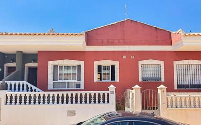 Vista exterior de Casa adosada en venda en Cartagena amb Aire condicionat, Jardí privat i Balcó