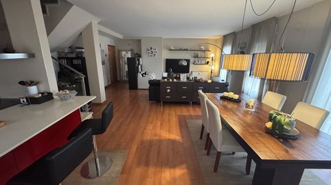 HERMOSO DÚPLEX EN VENTA EN LLAGOSTERA!.