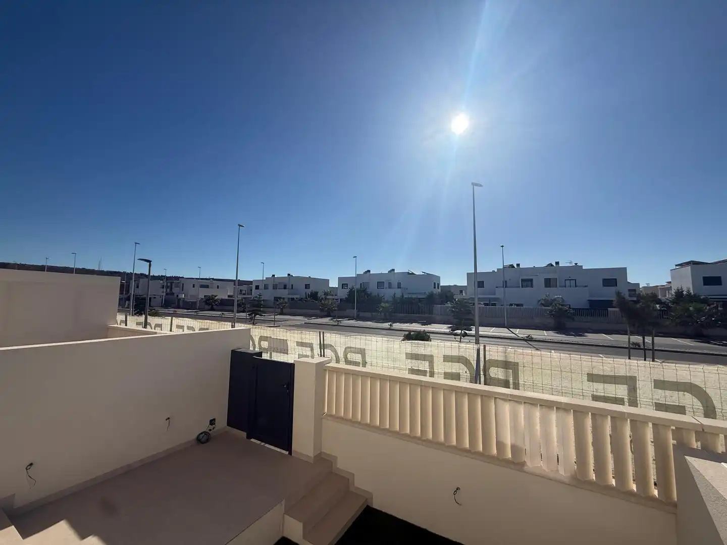 Vista exterior de Casa o chalet de alquiler en El Ejido con Jardín privado, Terraza y Piscina comunitaria