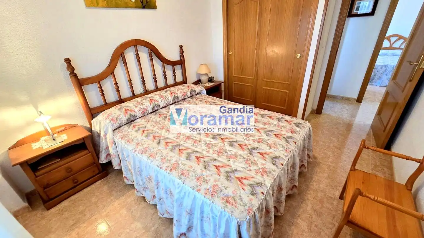 Habitación de Apartamento de alquiler en Gandia con Aire acondicionado, Calefacción y Piscina comunitaria