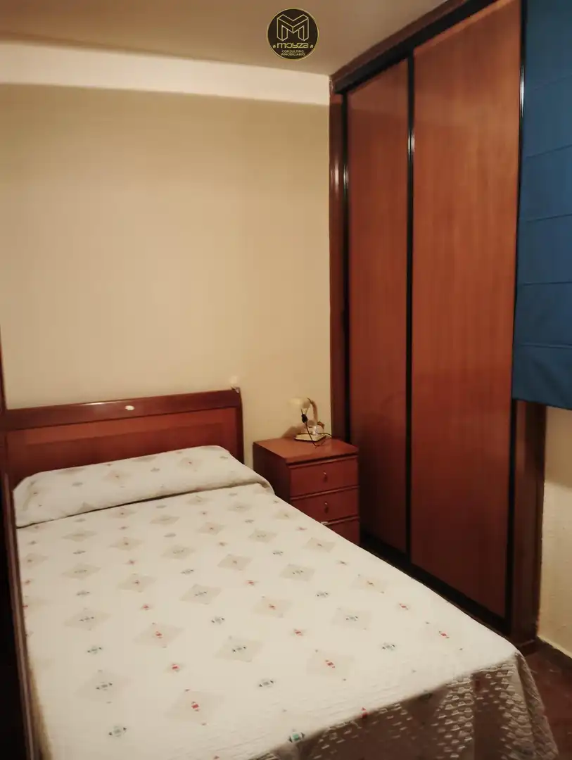 Schlafzimmer von Erdgeschoss zum Verkauf in Jaén mit Terrasse