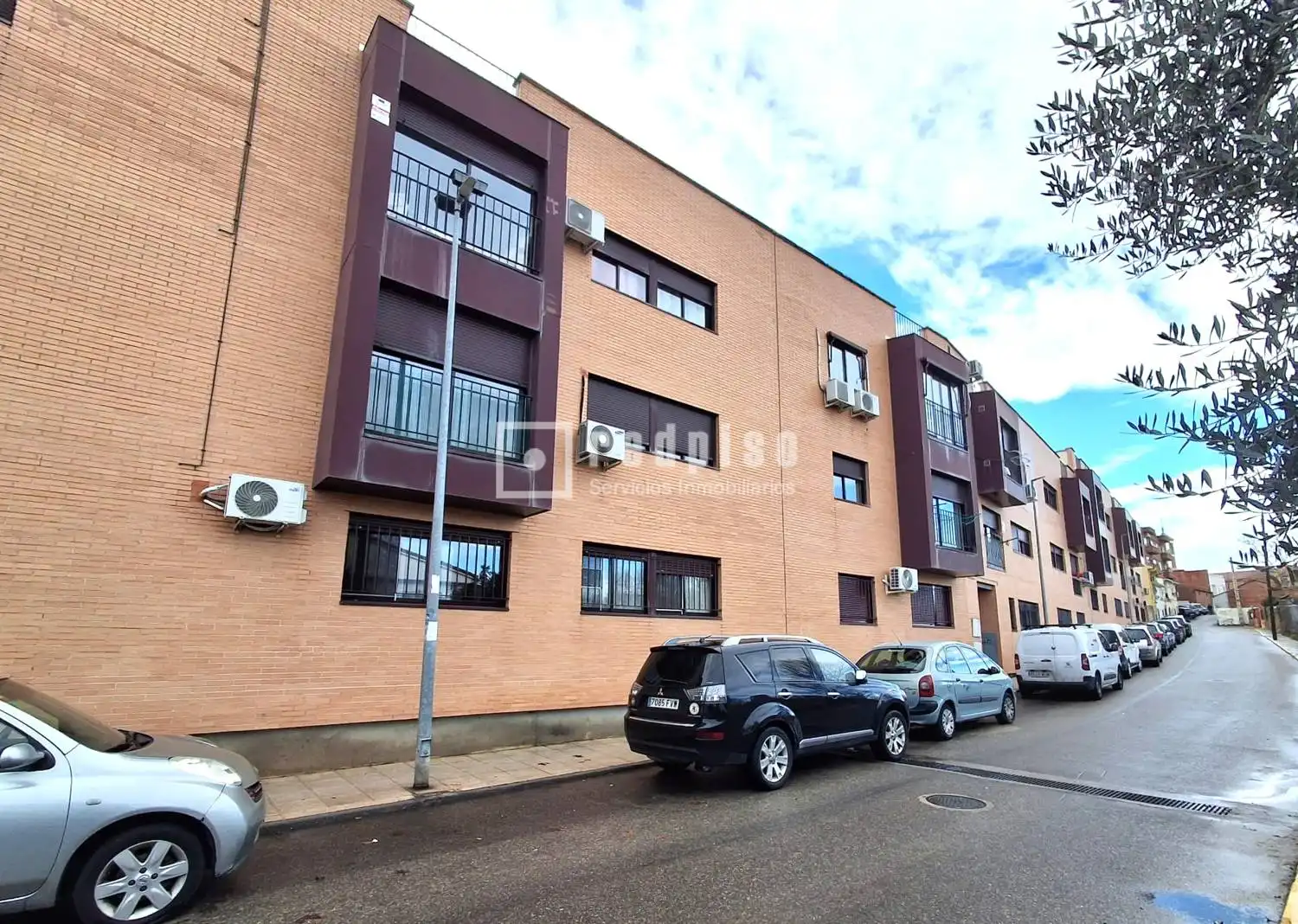 Außenansicht von Wohnung zum Verkauf in Las Ventas de Retamosa mit Heizung, Privatgarten und Terrasse