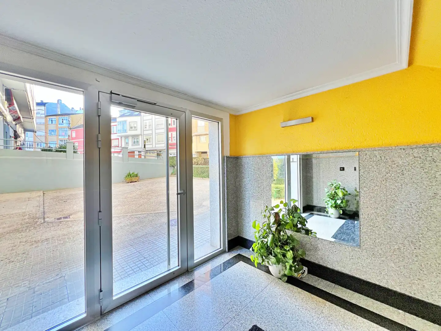 Piso en venta en Lugo con Calefacción, Jardín privado y Parquet