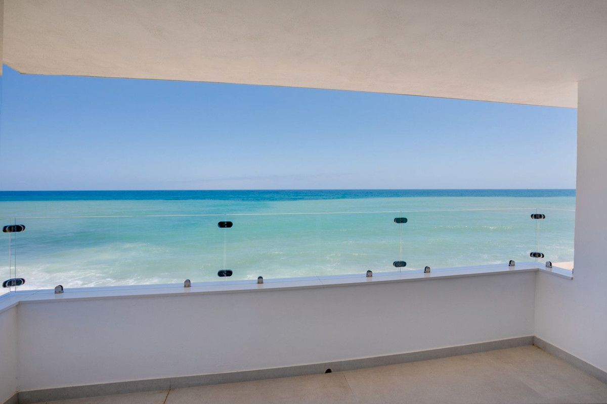 Terrace of House or chalet for sale in Manilva  with Air Conditioner, Private garden and Terrace