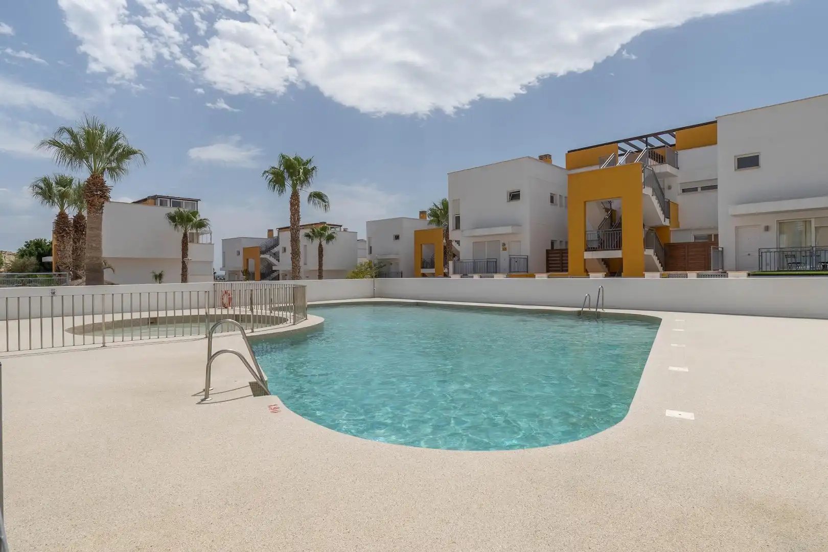 Piscina de Piso en venta en Vera con Aire acondicionado, Terraza y Trastero