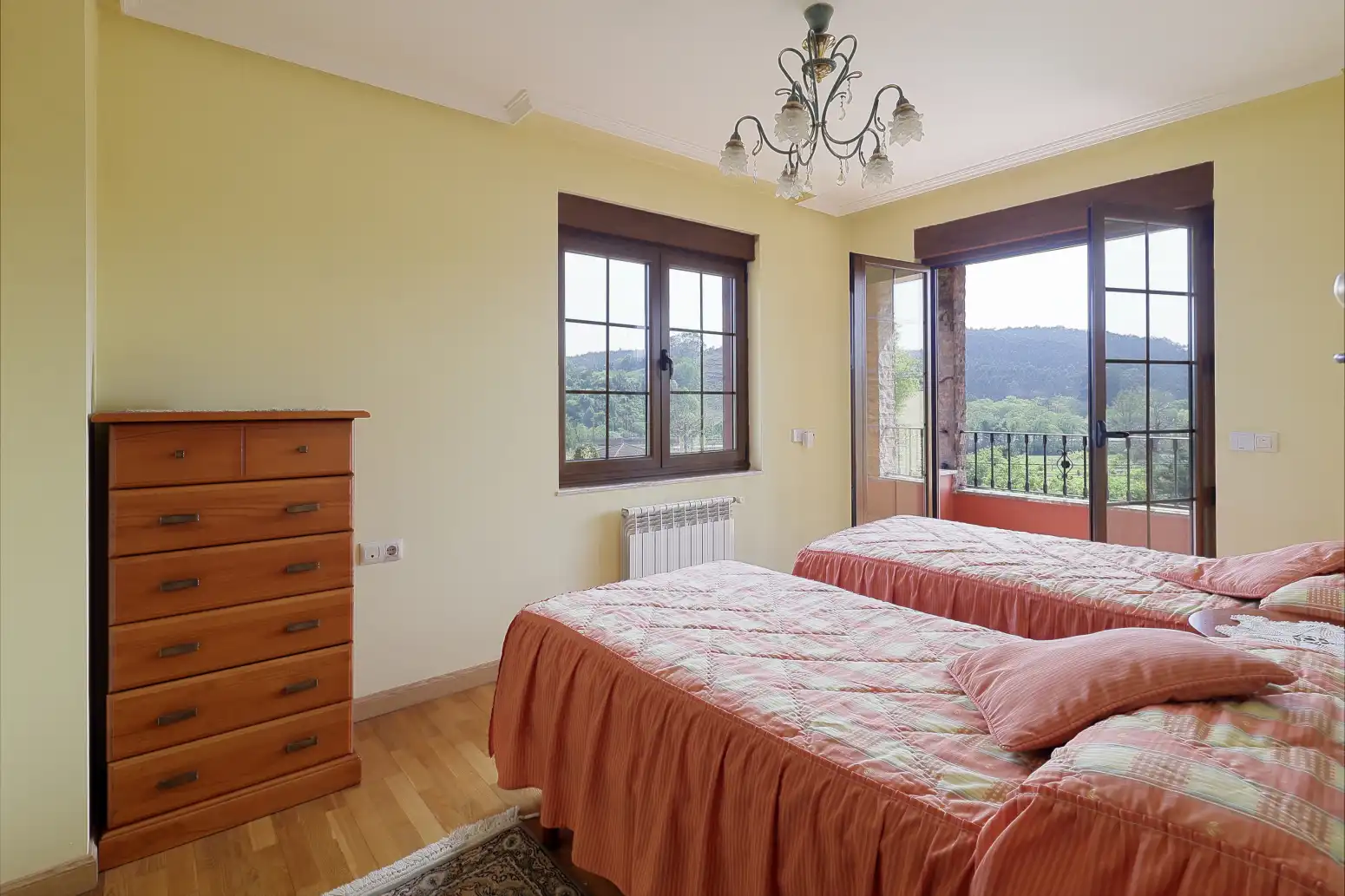 Habitación de Casa o chalet en venta en Gijón  con Calefacción, Parquet y Terraza