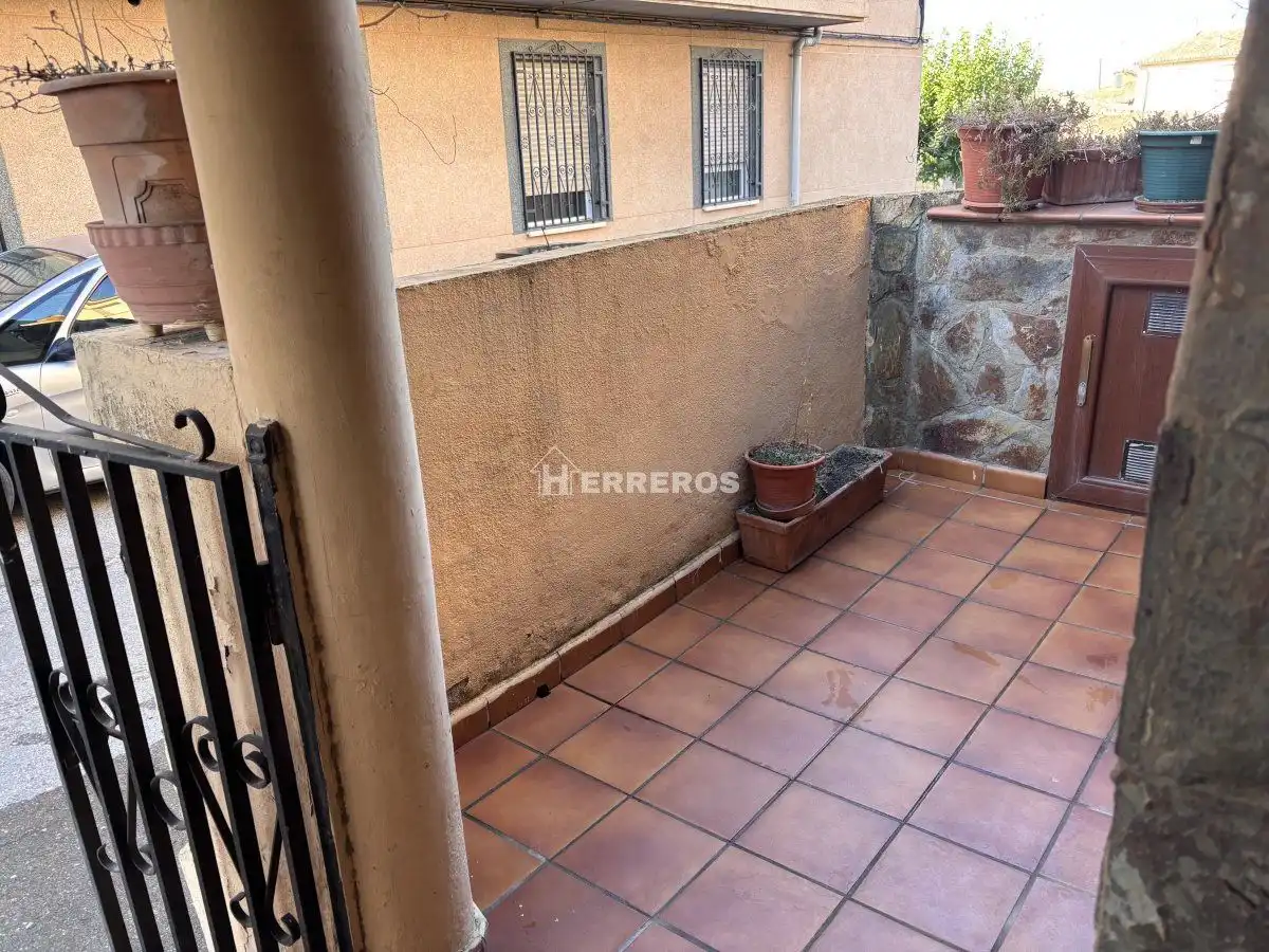 Terrassa de Local en venda en Oyón-Oion