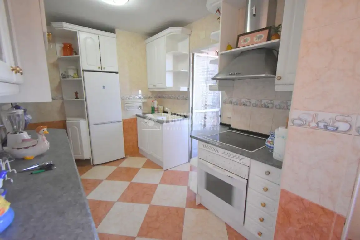 Cocina de Piso en venta en Madrid con Calefacción, Parquet y Terraza