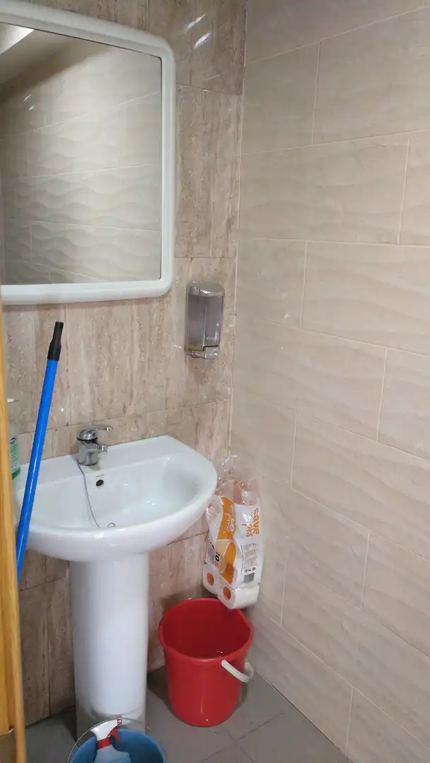 Baño de Oficina de alquiler en Las Torres de Cotillas con Aire acondicionado