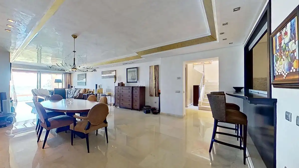 Comedor de Ático en venta en Marbella con Aire acondicionado, Terraza y Sauna