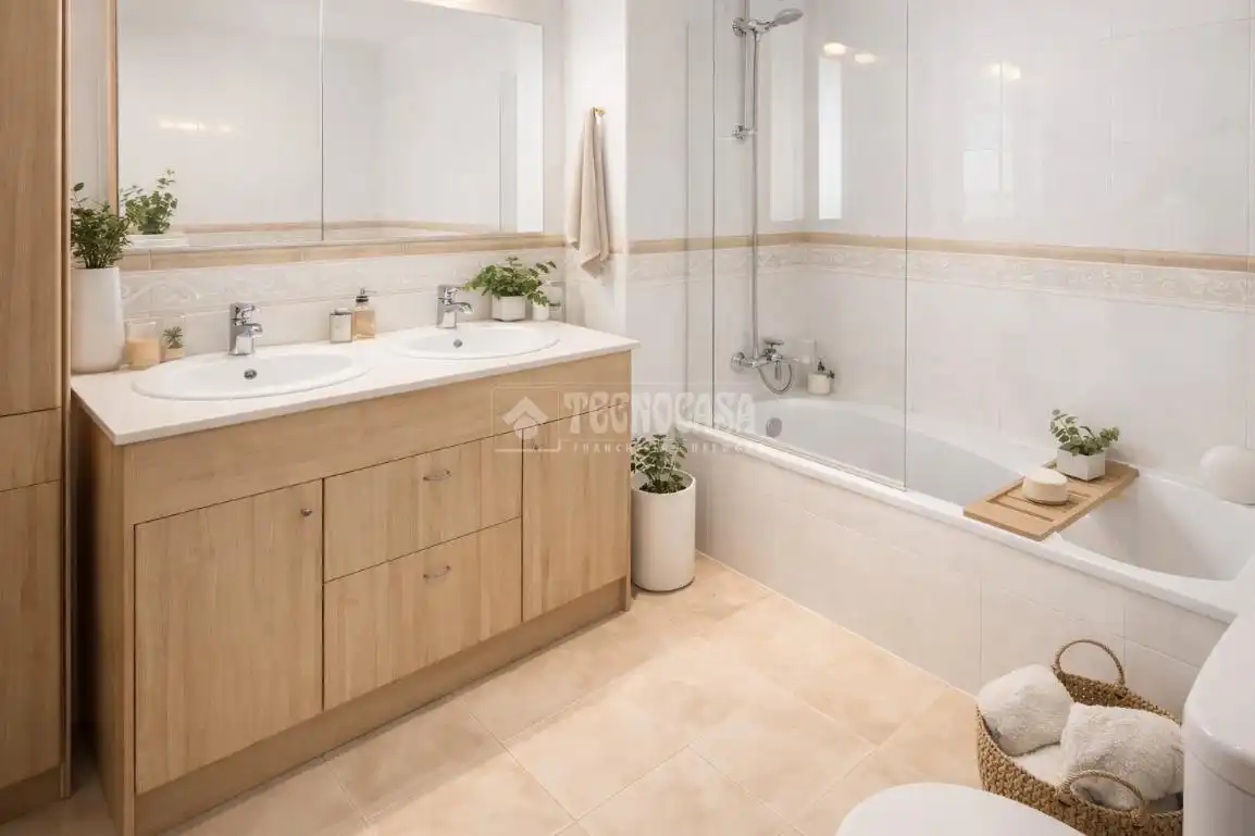 Bathroom of Flat for sale in Barcelona  with Air Conditioner and Heating