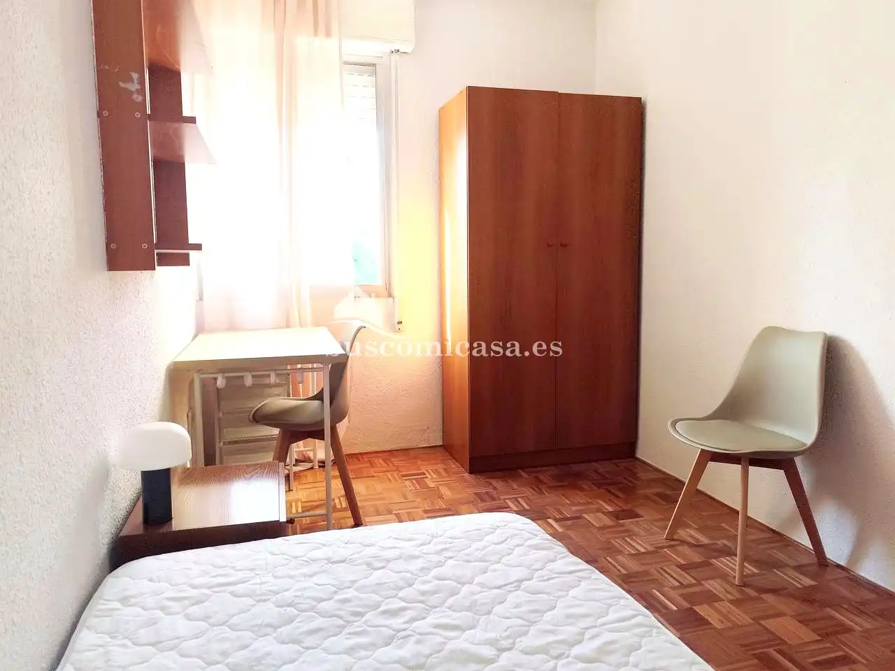 Room in Ruiz Jiménez, Avda de Madrid - Pº de la Estación