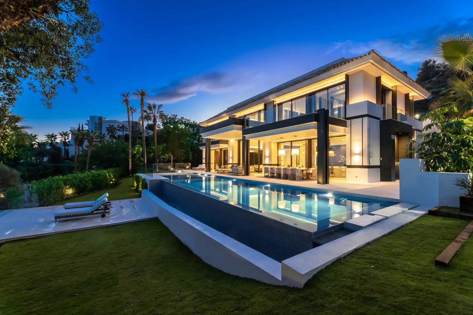 Vista exterior de Casa o chalet en venta en Marbella con Aire acondicionado, Jardín privado y Terraza