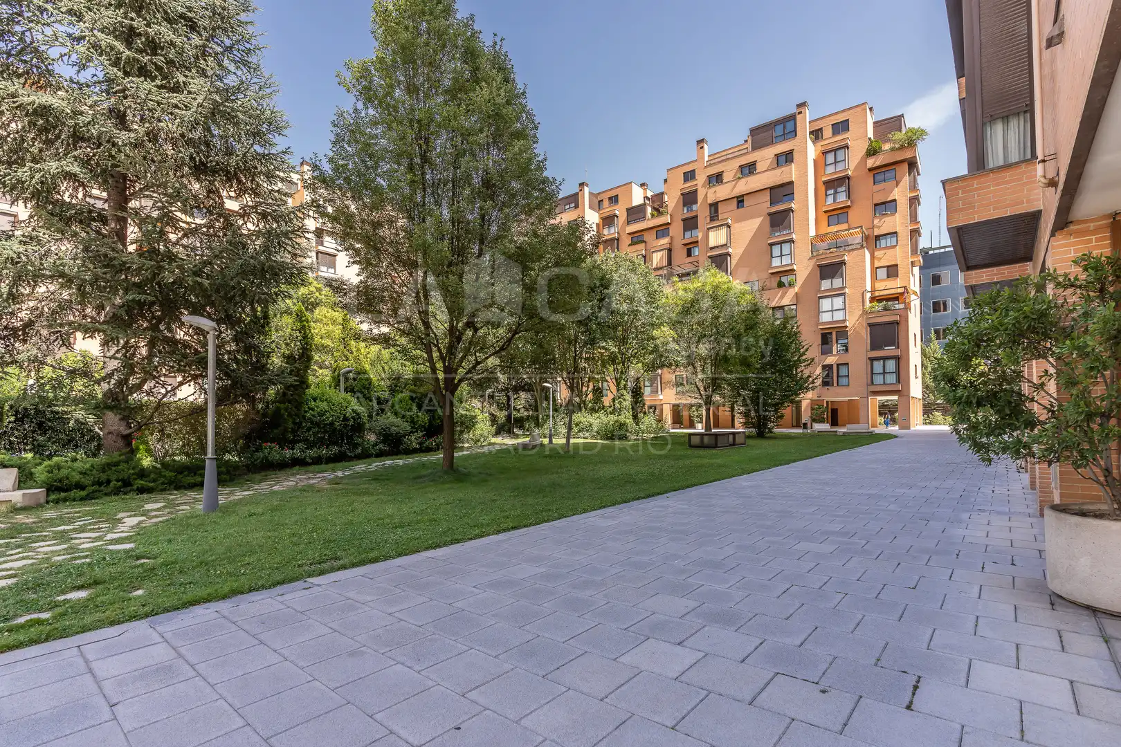 Vista exterior de Dúplex en venda en Ciudad Lineal