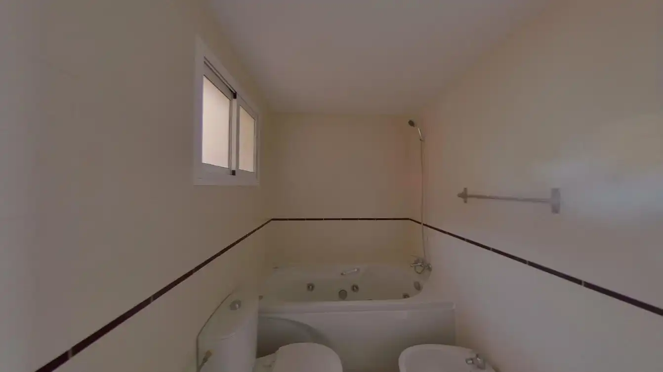 Baño de Apartamento en venta en Benalmádena con Aire acondicionado, Calefacción y Terraza