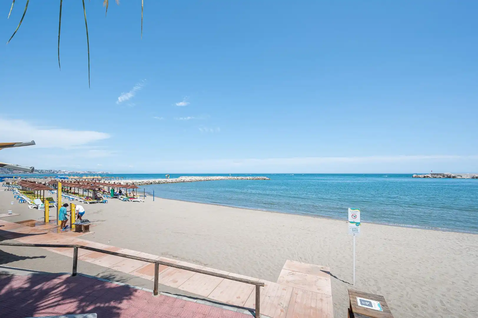 Vista exterior de Apartament en venda en Fuengirola amb Aire condicionat, Calefacció i Jardí privat