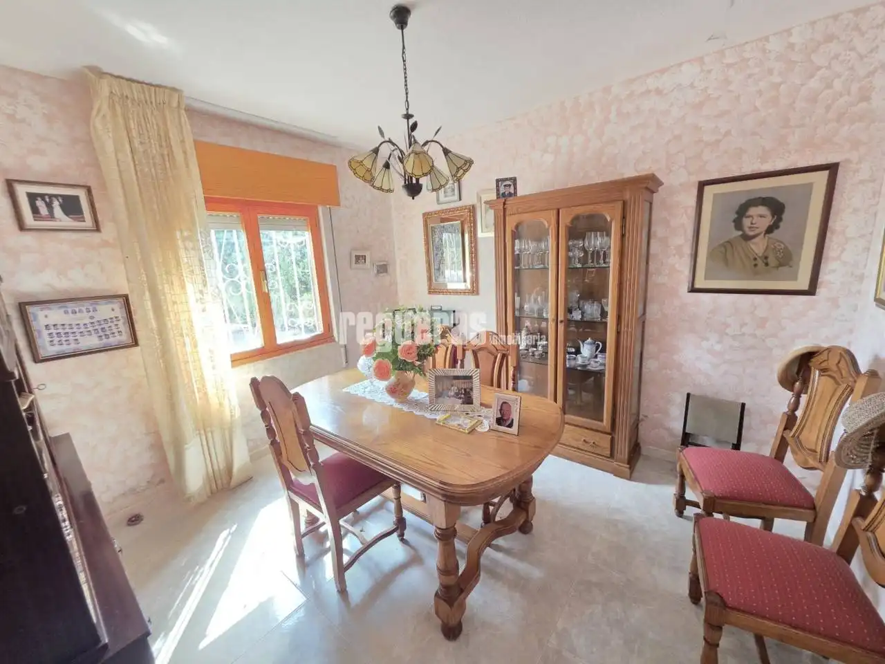 Comedor de Casa o chalet en venta en Illas con Calefacción y Jardín privado