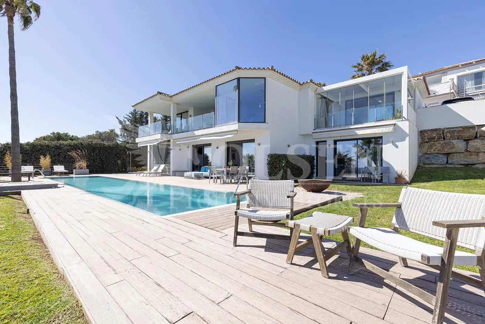 Vista exterior de Casa o chalet en venta en Estepona con Aire acondicionado, Calefacción y Jardín privado