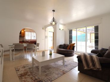Terraced house with pool for sale in Los Montesinos