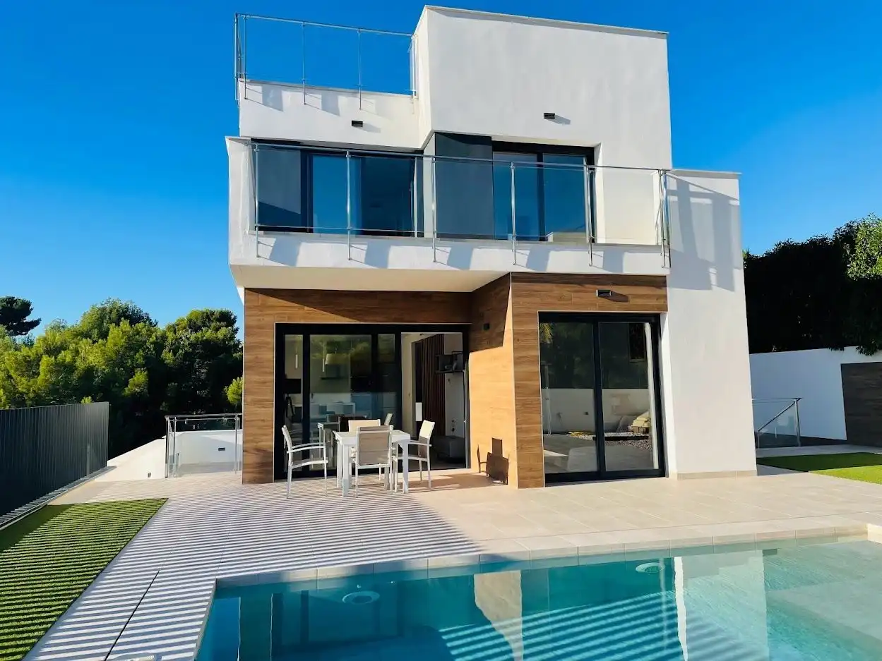 Casa con piscina en venta en Coloma, imagen 3