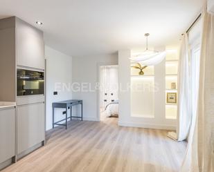 Living room of Apartment to rent in  Madrid Capital  with Air Conditioner, Heating and Parquet flooring