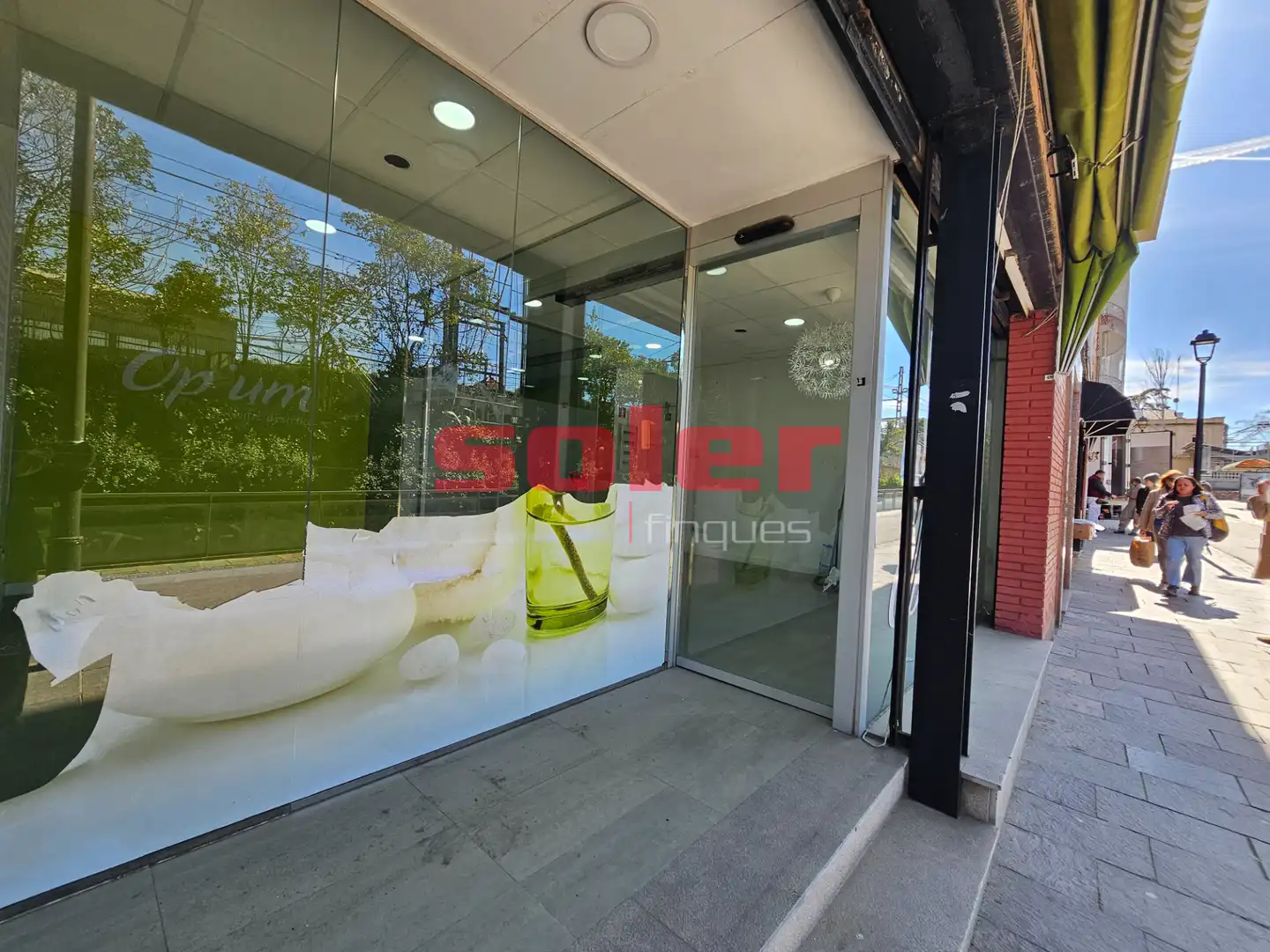 Local de lloguer en Sant Cugat del Vallès amb Aire condicionat