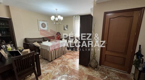 Casa dos plantas con buhardilla en Calle Cigüela., imatge 3