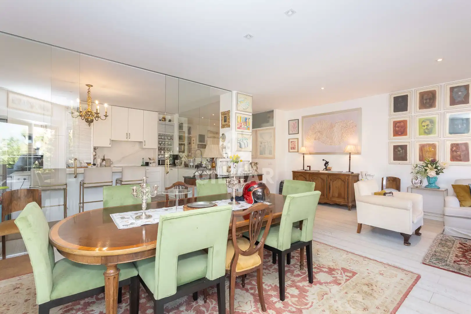 Comedor de Piso en venta en Madrid con Calefacción y Balcón