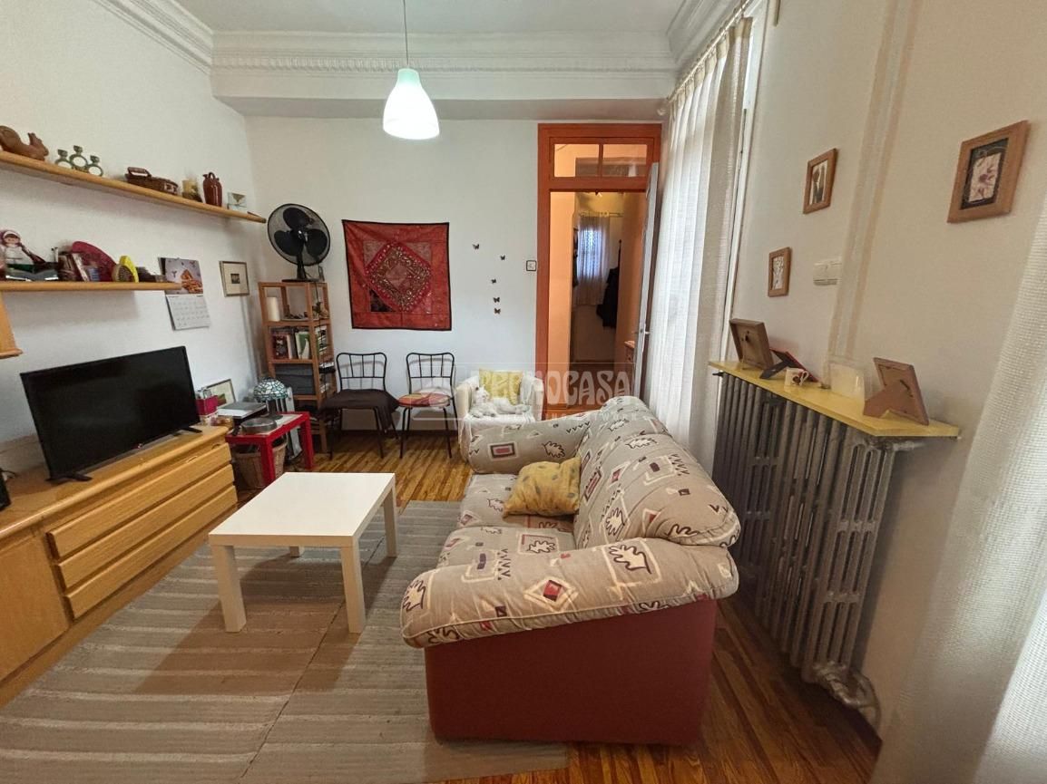 Sala d'estar de Pis en venda en  Zaragoza Capital