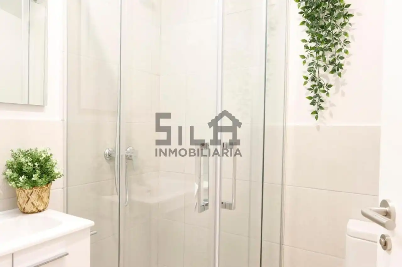 Baño de Piso para compartir en Ourense Capital  con Calefacción y Amueblado
