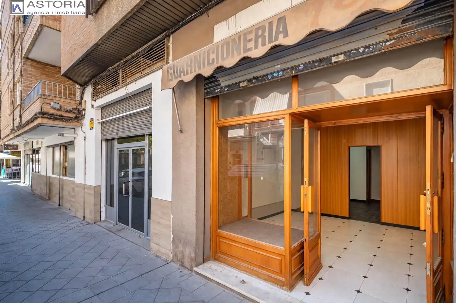 Local comercial en venda a Calle Tórtola 31