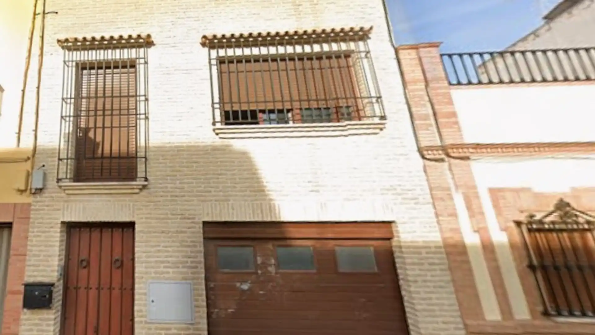 Vista exterior de Casa o xalet en venda en Mairena del Aljarafe