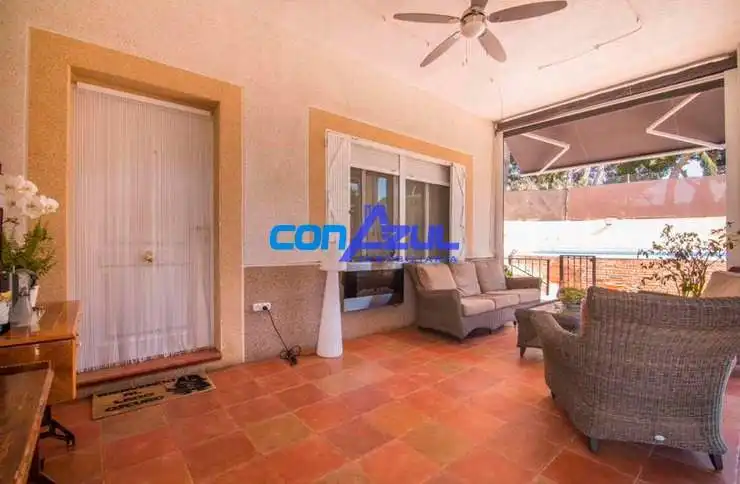 Terrassa de Casa o xalet en venda en Elche / Elx amb Jardí privat, Terrassa i Piscina