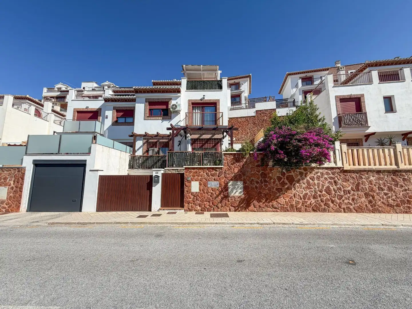 Maison jumelée avec balcon à vendre à Calle DOÑANA 44
