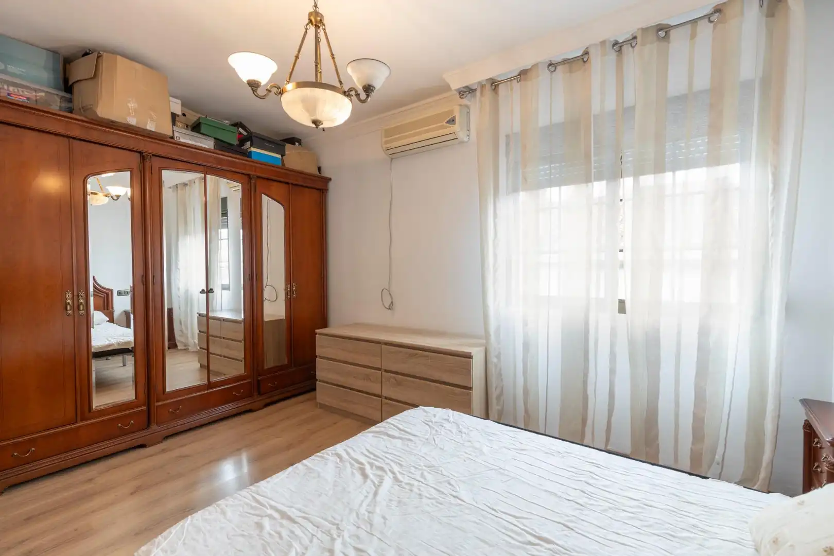 Dormitori de Casa o xalet en venda en Iznalloz