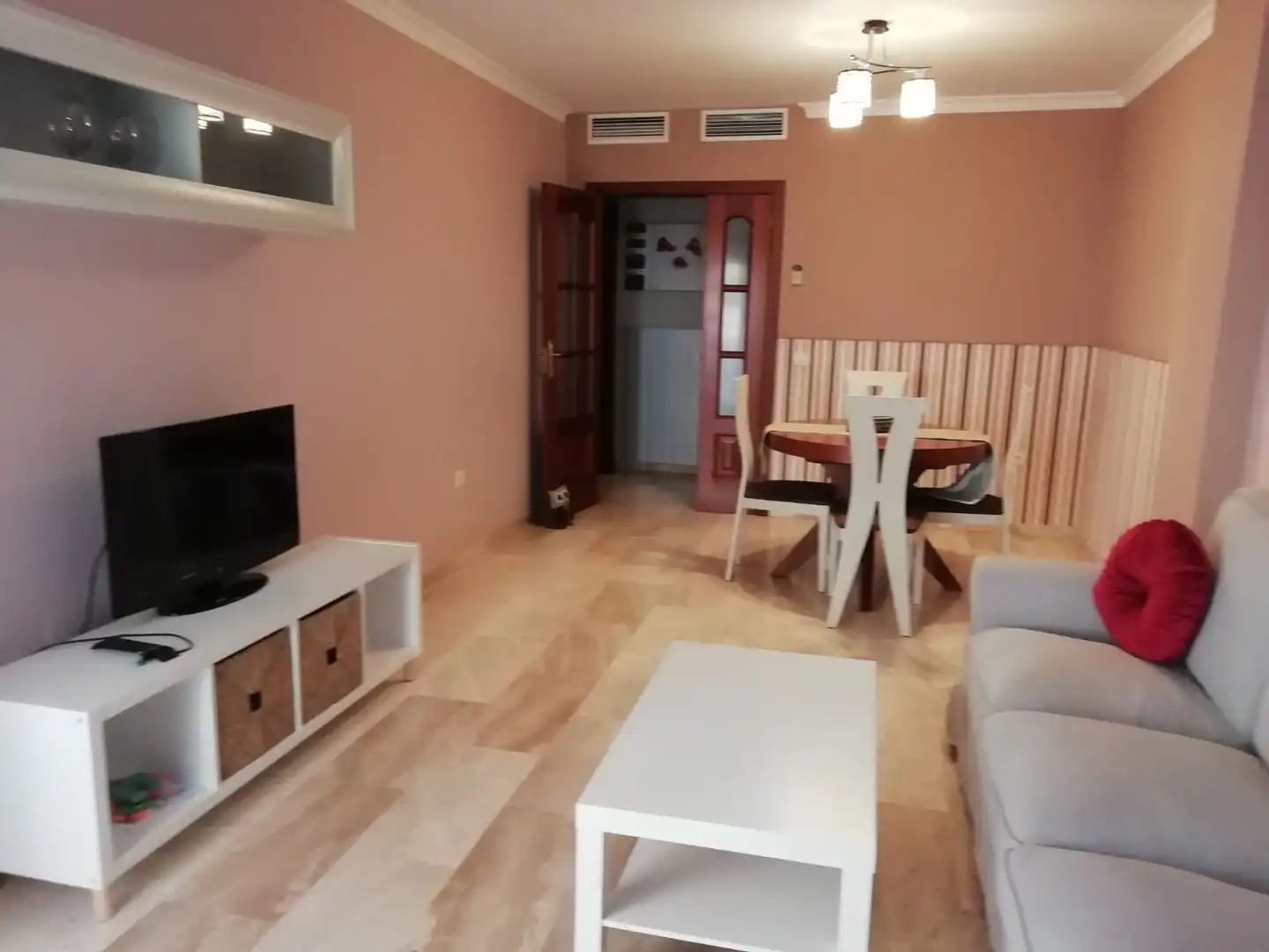 Sala d'estar de Pis de lloguer en Málaga amb Aire condicionat, Terrassa i Moblat