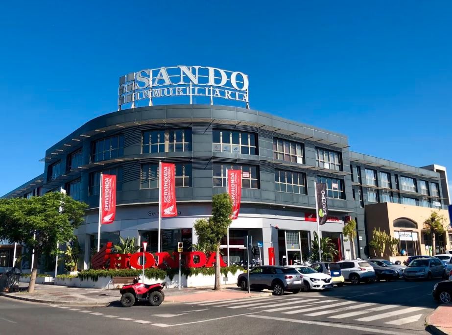 Vista exterior de Oficina de lloguer en Málaga Capital amb Aire condicionat, Calefacció i Moblat