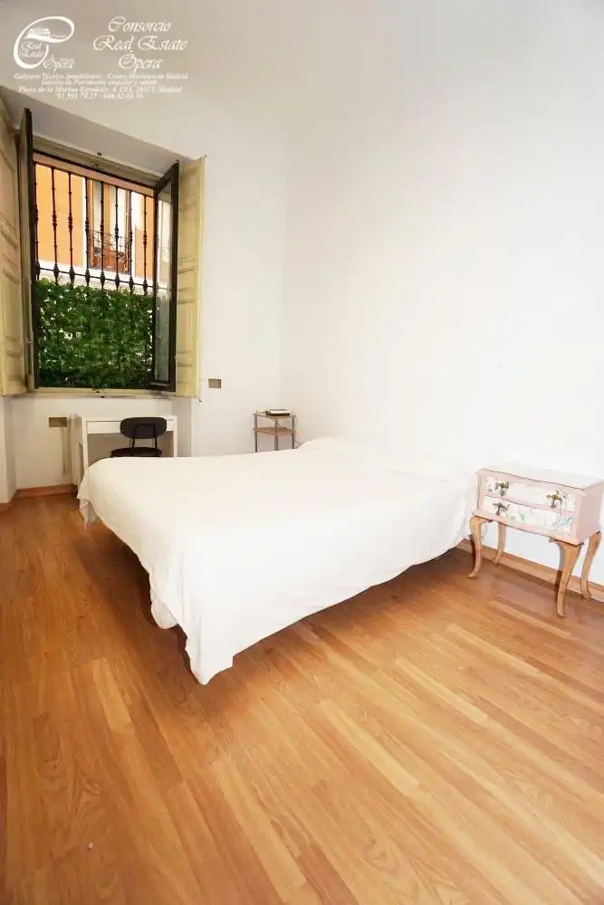 Flat for rent in Calle BOLA, Palacio